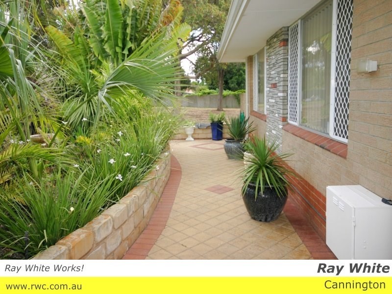 27 Lowth Road, Beckenham WA 6107