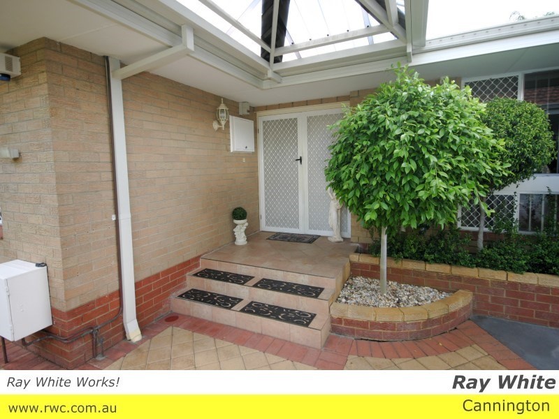27 Lowth Road, Beckenham WA 6107