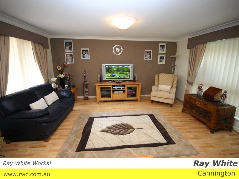 27 Lowth Road, Beckenham WA 6107