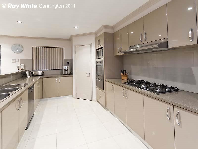 18 Harlequin Pass, Southern River WA 6110