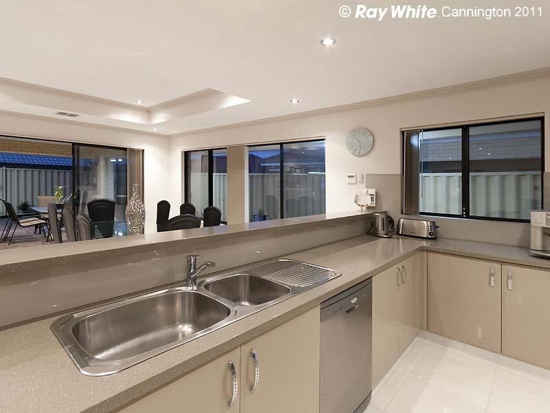 18 Harlequin Pass, Southern River WA 6110