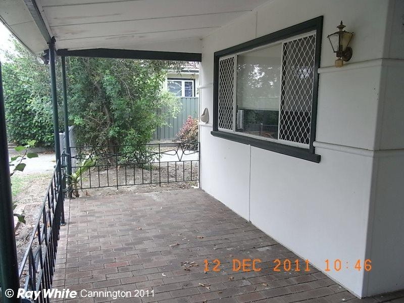 31 Fitzroy Street, Queens Park WA 6107