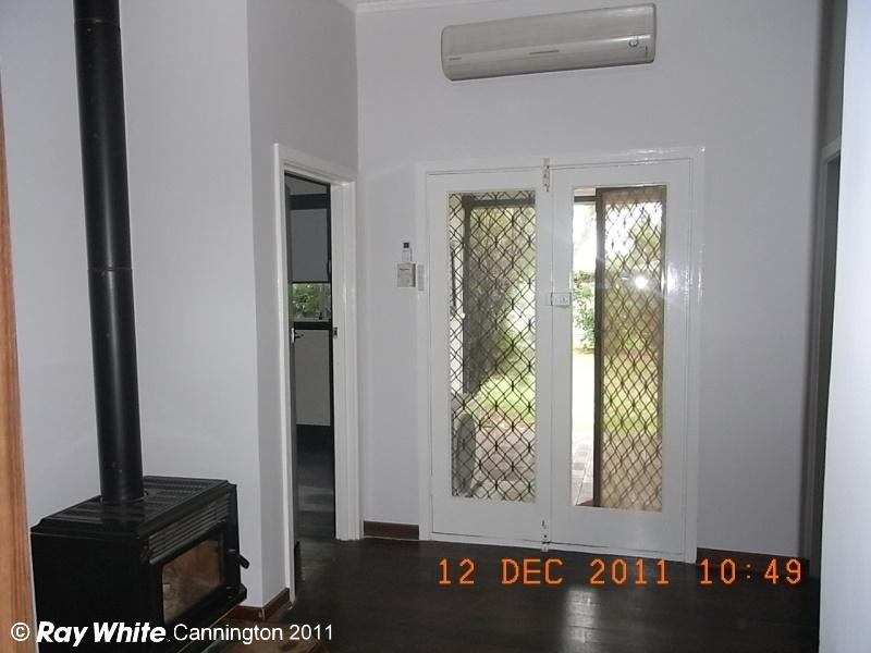 31 Fitzroy Street, Queens Park WA 6107