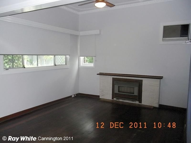 31 Fitzroy Street, Queens Park WA 6107