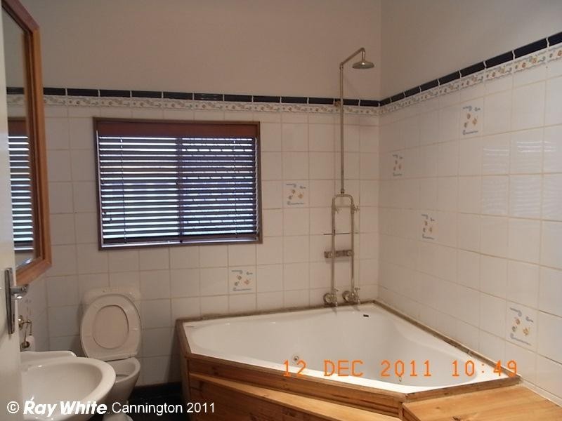 31 Fitzroy Street, Queens Park WA 6107