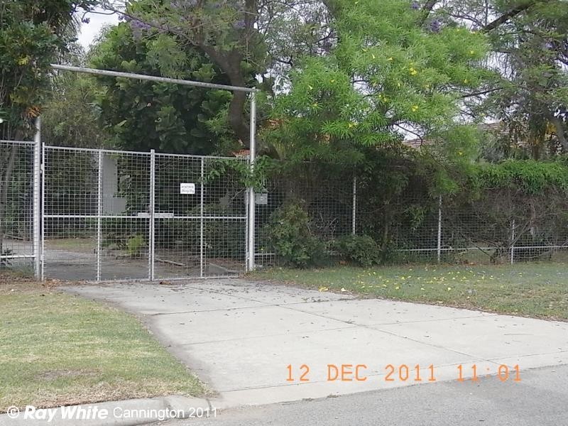 31 Fitzroy Street, Queens Park WA 6107