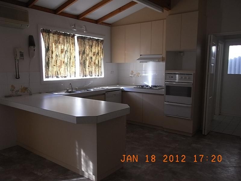 21 Wyndham Street, St James WA 6102