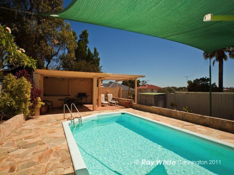 125 Hale Road, Wembley Downs WA 6019