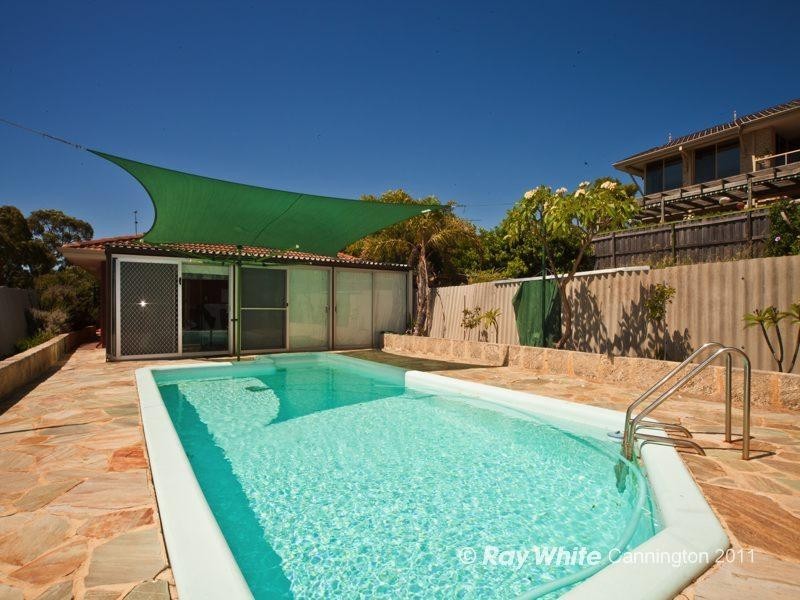 125 Hale Road, Wembley Downs WA 6019