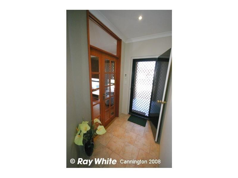 12 Walton Street, Queens Park WA 6107