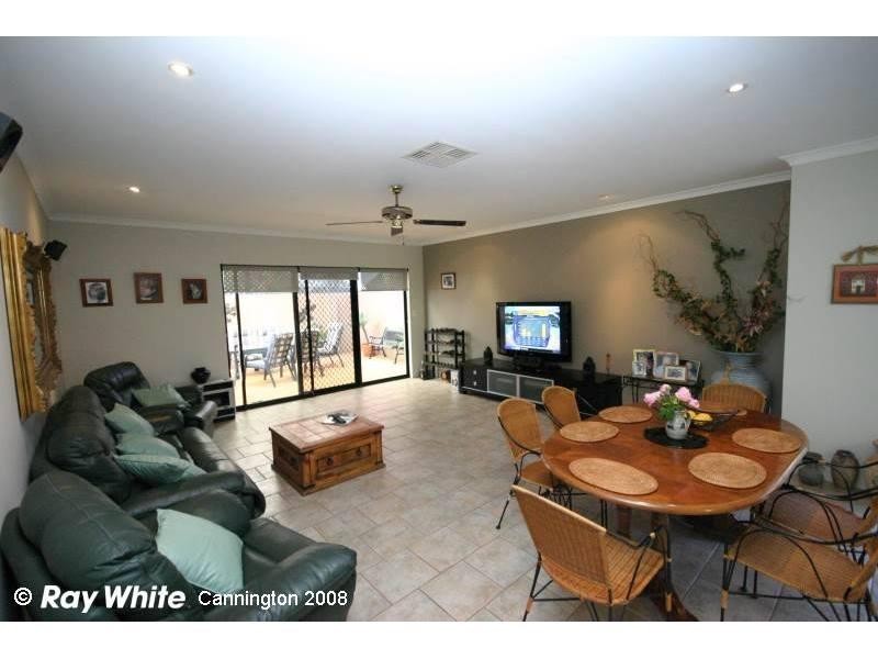 12 Walton Street, Queens Park WA 6107
