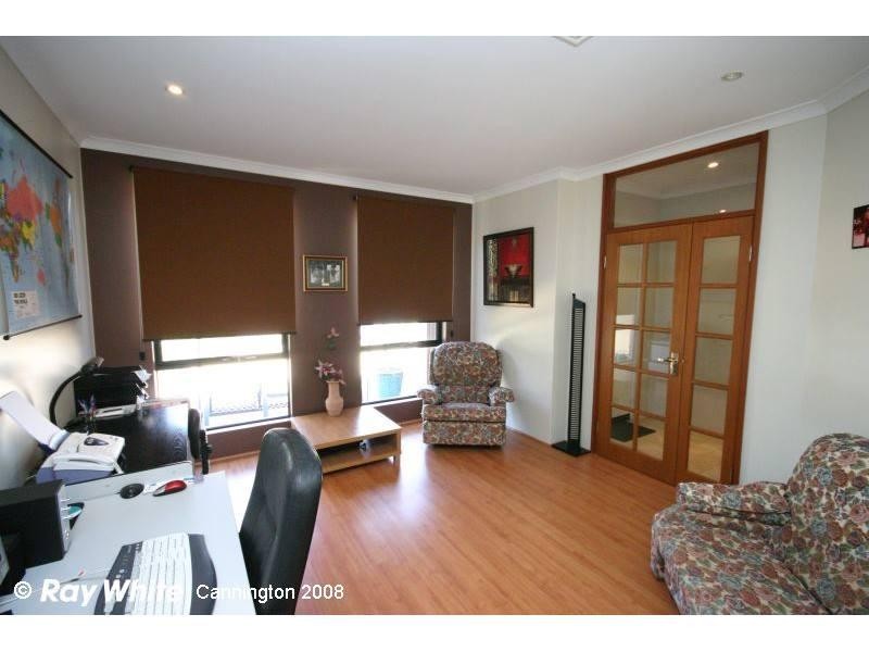 12 Walton Street, Queens Park WA 6107