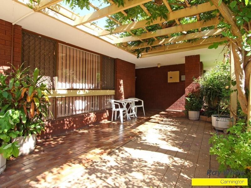 32 Elkhorn Street, East Cannington WA 6107