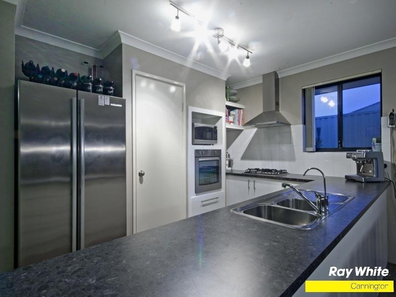 3 Sachem Bend, Piara Waters WA 6112