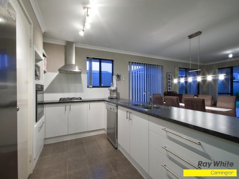 3 Sachem Bend, Piara Waters WA 6112