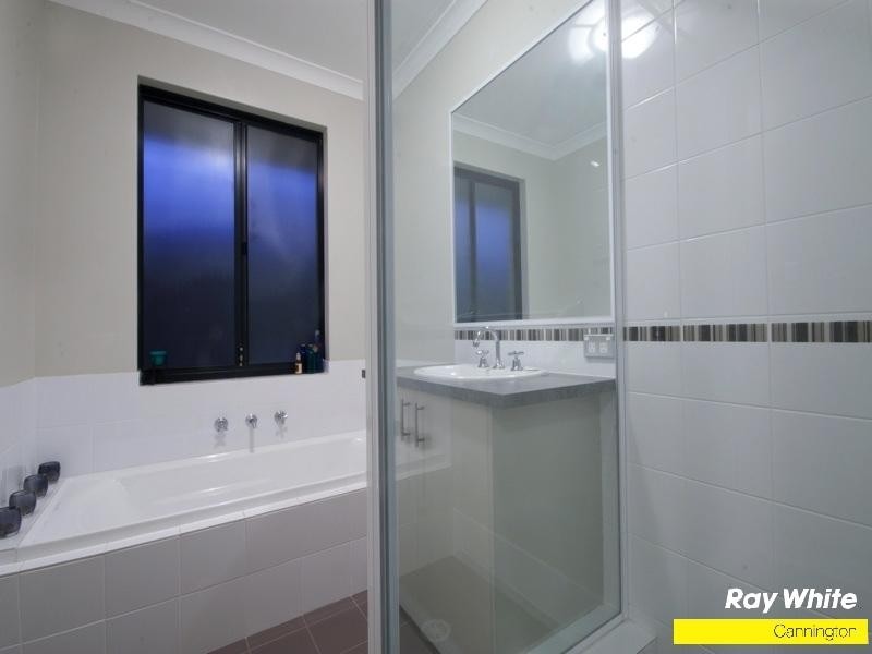 3 Sachem Bend, Piara Waters WA 6112