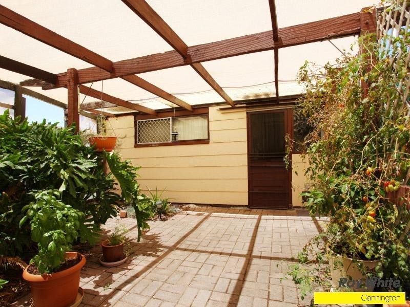 10 Fitzroy Street, Queens Park WA 6107