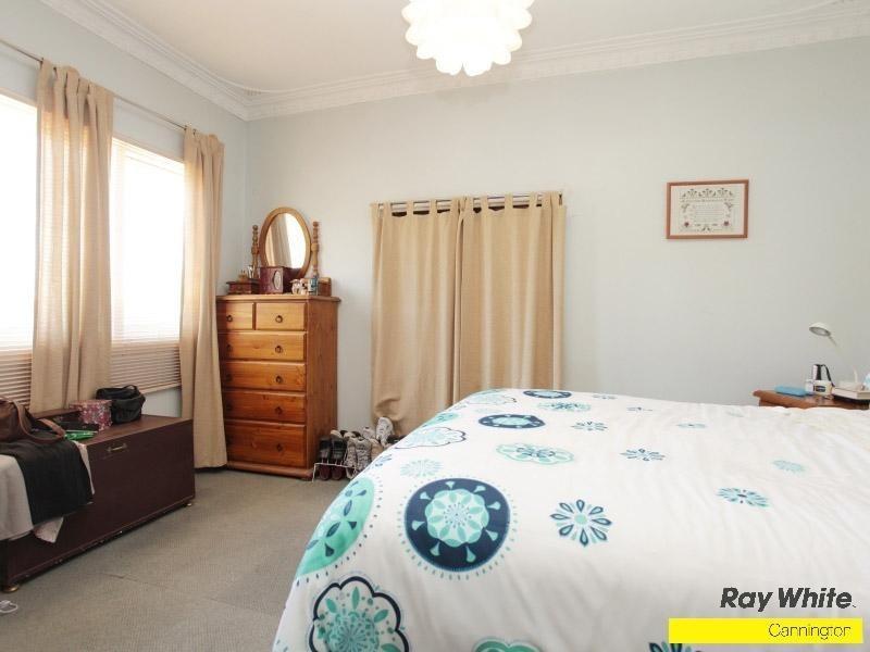10 Fitzroy Street, Queens Park WA 6107