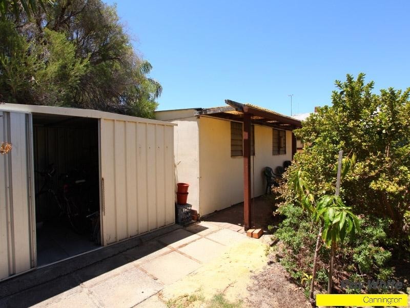 10 Fitzroy Street, Queens Park WA 6107