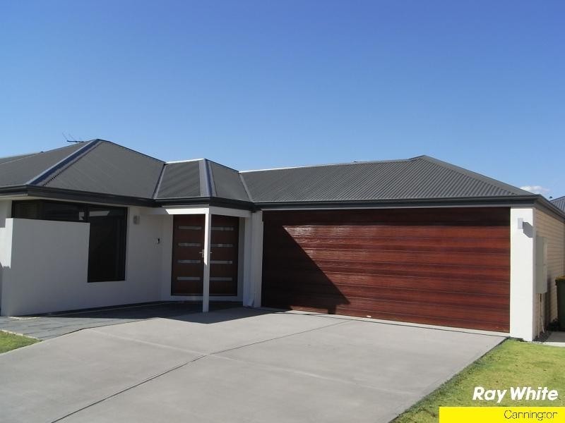 20 Trafalgar Place, Queens Park WA 6107