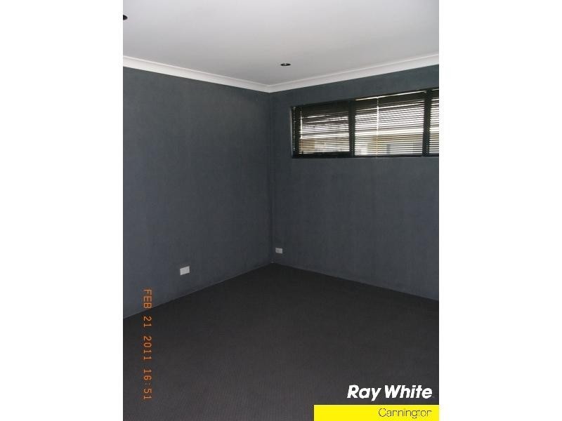 20 Trafalgar Place, Queens Park WA 6107