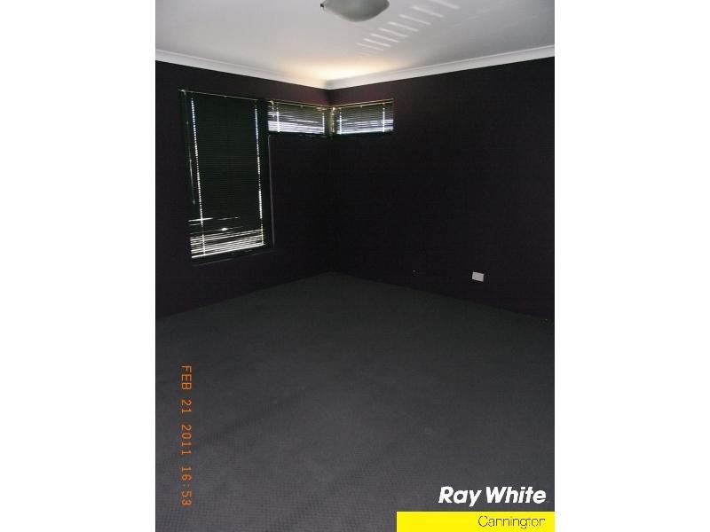 20 Trafalgar Place, Queens Park WA 6107