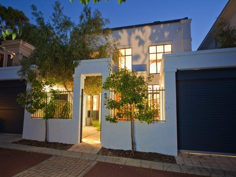 2/116 Matheson Road, Applecross WA 6153