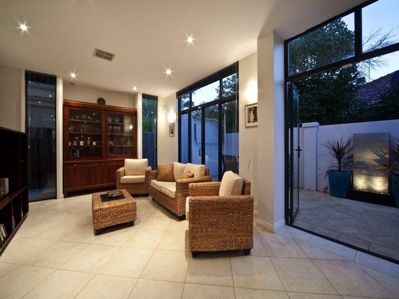 2/116 Matheson Road, Applecross WA 6153