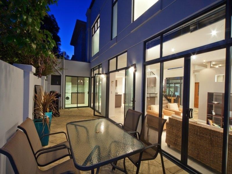 2/116 Matheson Road, Applecross WA 6153