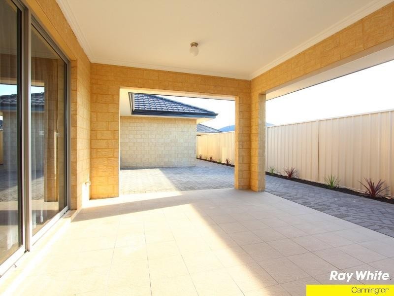 16 Rathlin Cove, Canning Vale WA 6155