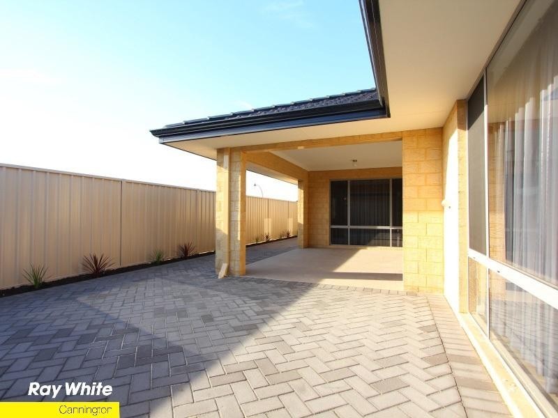 16 Rathlin Cove, Canning Vale WA 6155