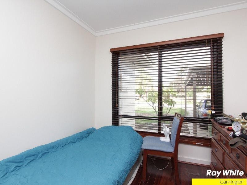 42 Thomas Street, Queens Park WA 6107