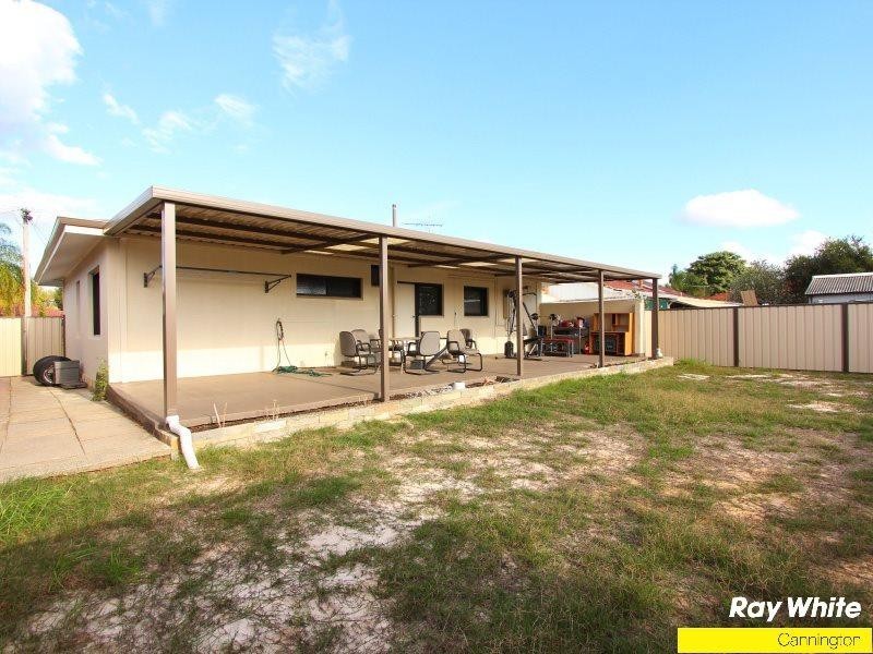 42 Thomas Street, Queens Park WA 6107