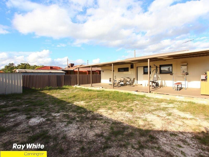 42 Thomas Street, Queens Park WA 6107