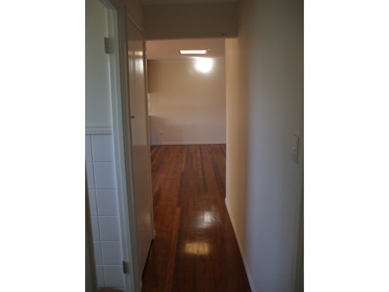 490 Old Cleveland Rd East, Birkdale QLD 4159