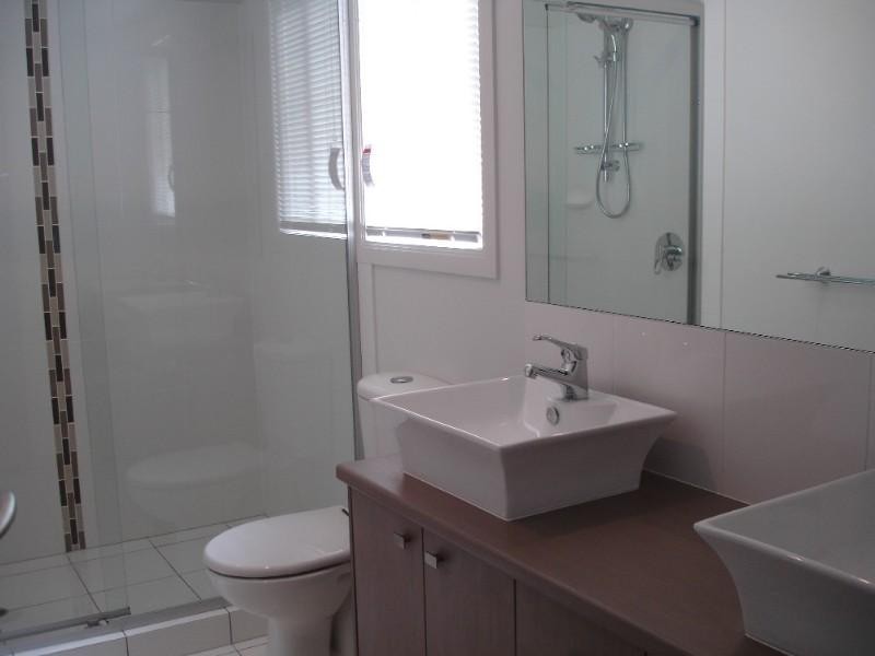 1&2/34 Birdwood Road, Birkdale QLD 4159