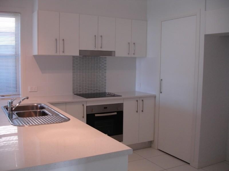 1&2/34 Birdwood Road, Birkdale QLD 4159