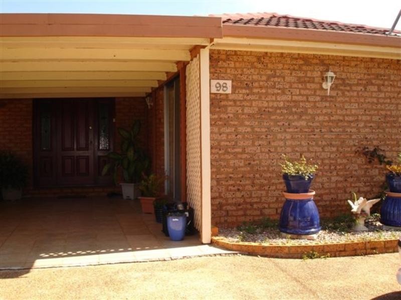 98 Bainbridge Street, Ormiston QLD 4160