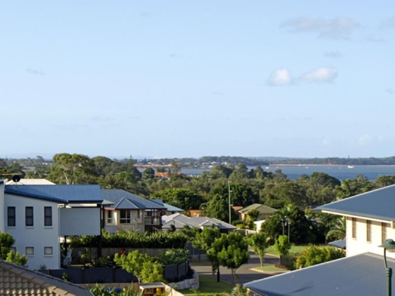 36 Huntley Place, Redland Bay QLD 4165