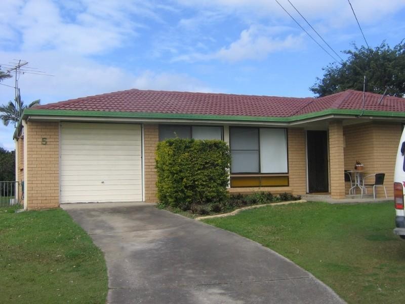 5 Warwick Street, Birkdale QLD 4159
