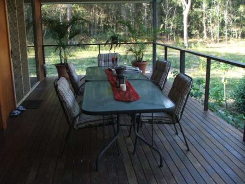 2 President Terrace, Macleay Island QLD 4184