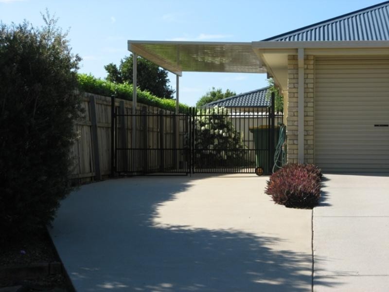 4 Horizon Place, Redland Bay QLD 4165