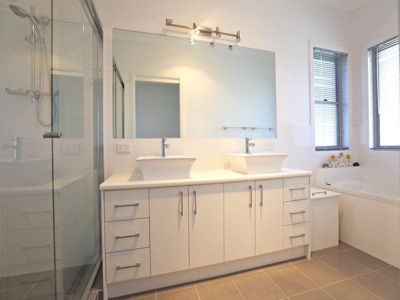 34 Huntly Place, Redland Bay QLD 4165