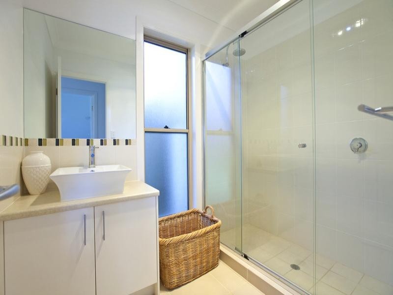 34 Huntly Place, Redland Bay QLD 4165