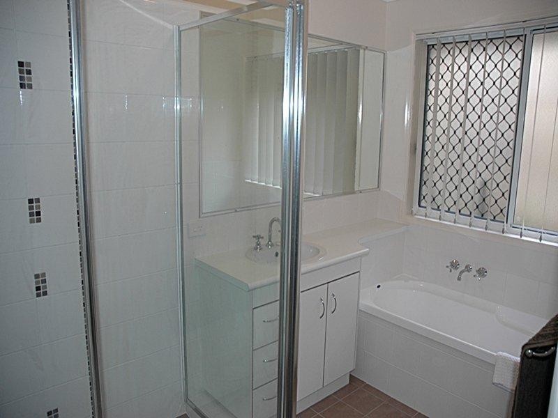 11 Scampi Place, Redland Bay QLD 4165