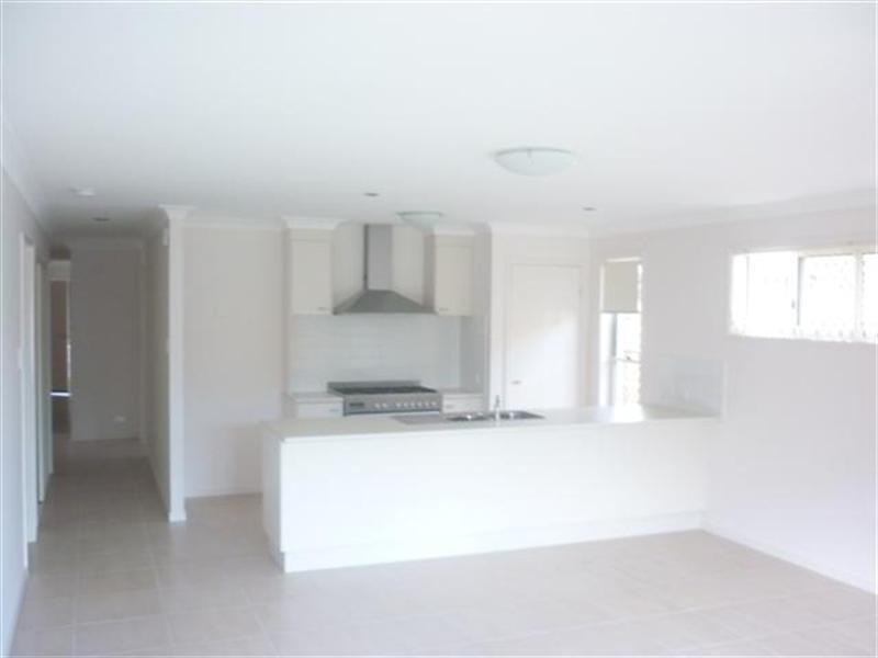 1045 BAILEY Road, Wakerley QLD 4154