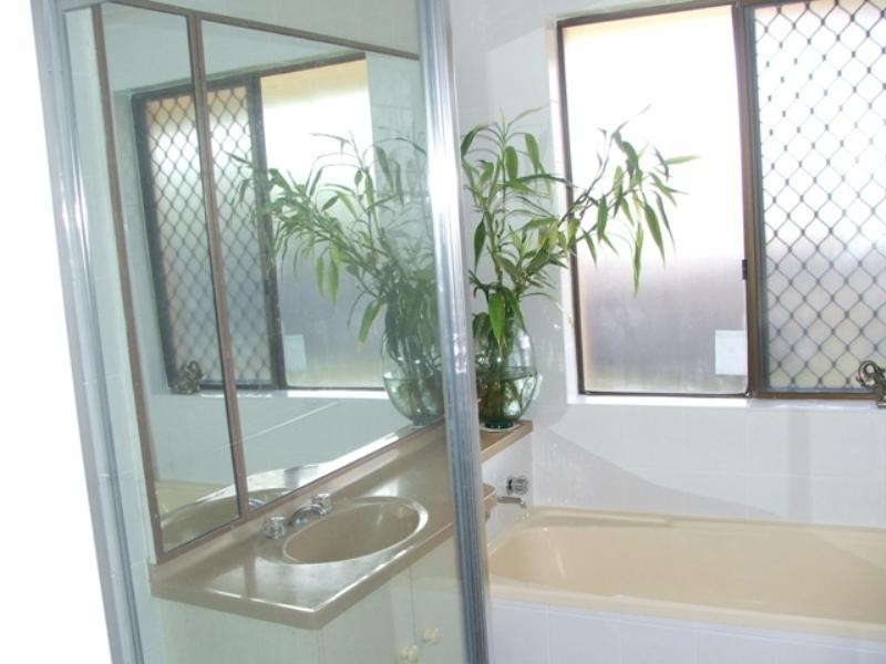 4 Wimborne Road, Alexandra Hills QLD 4161