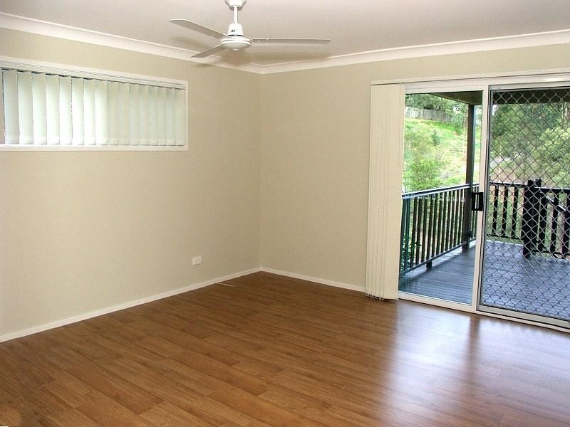 9 Atoli Rise, Pacific Pines QLD 4211