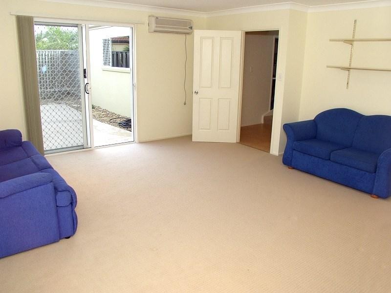 9 Atoli Rise, Pacific Pines QLD 4211