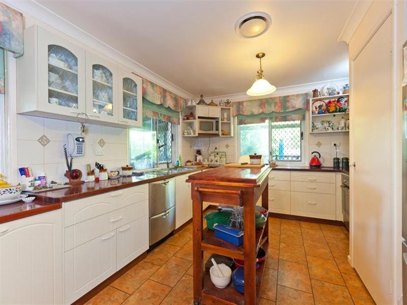 9 Double Jump Road, Redland Bay QLD 4165